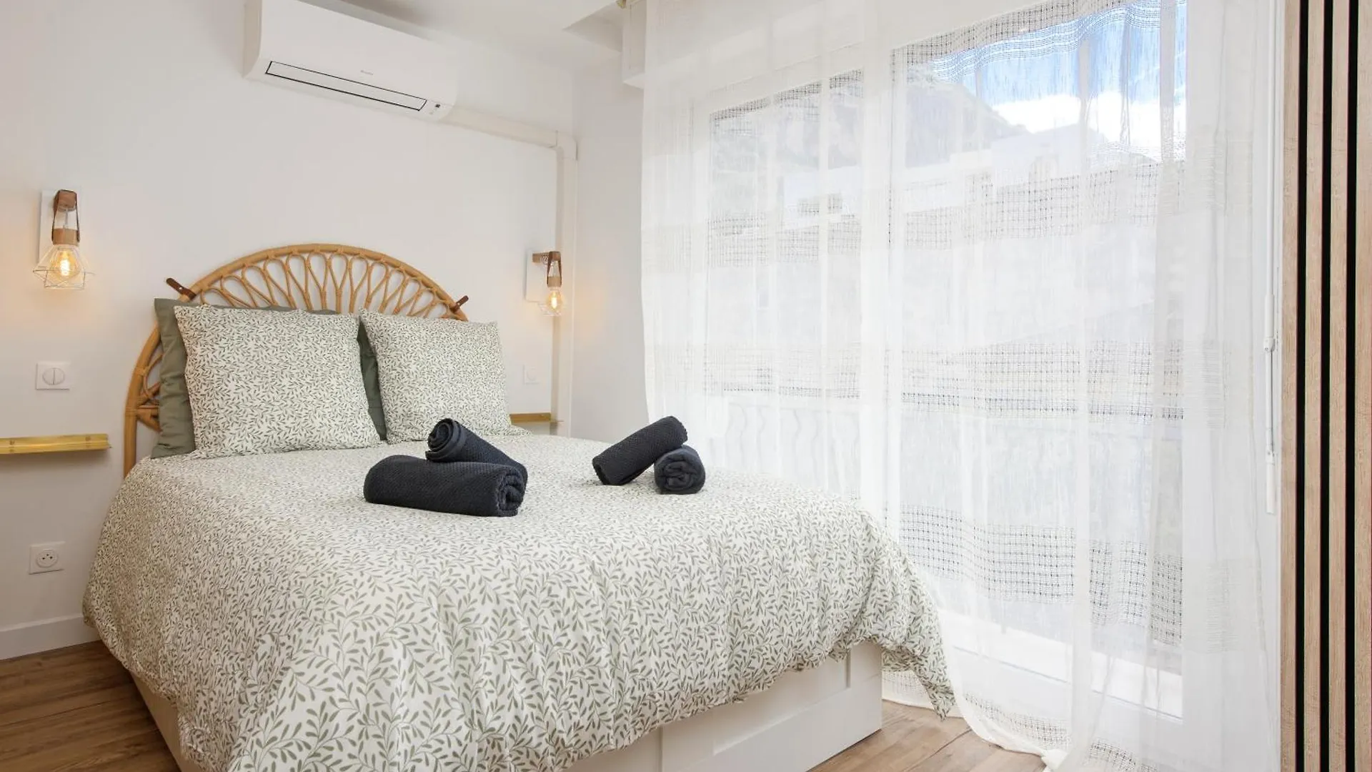 Cosy Renovated Studio - Sea - Di Mentona Apartament