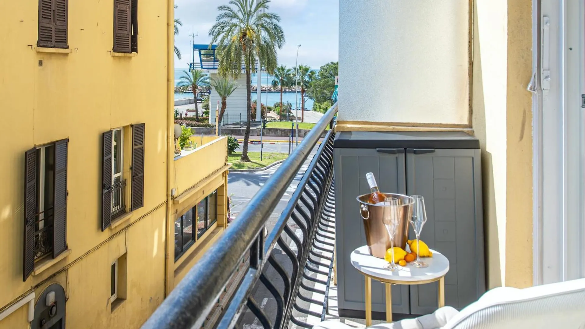 Cosy Renovated Studio - Sea - Di Menton Apartment